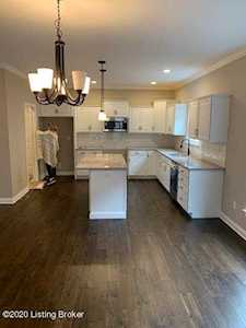 7008 Brett Frazier Dr Louisville, KY 40291