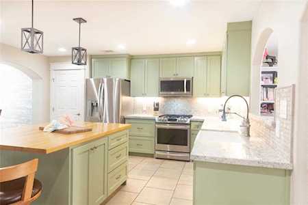 1017 Forest Rd Clear Lake Shores, TX 77565