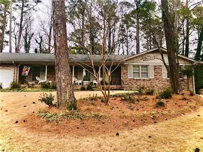 4831 Cambridge Dr Dunwoody, GA 30338