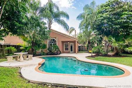 10808 Limeberry Dr Cooper City, FL 33026