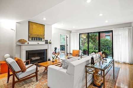 85 Grove St #204 Wellesley, MA 02482