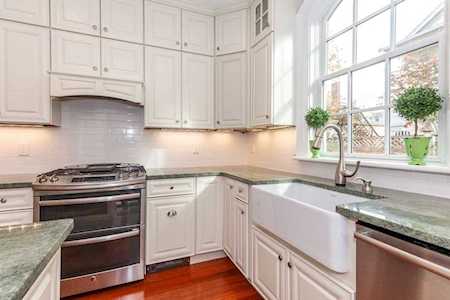 154 Pleasant St Cambridge, MA 02139