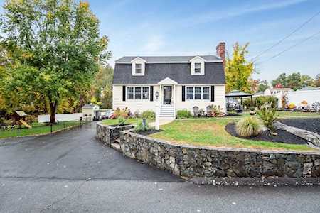 1 Pointsetta Ave Tyngsborough, MA 01879