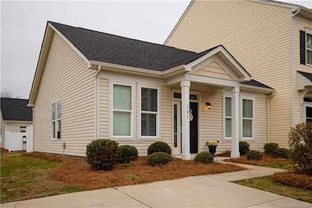 101 N Ferncliff Dr Mount Holly, NC 28120