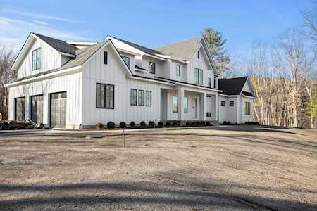 25 Stoney Brook Rd Hopkinton, MA 01748