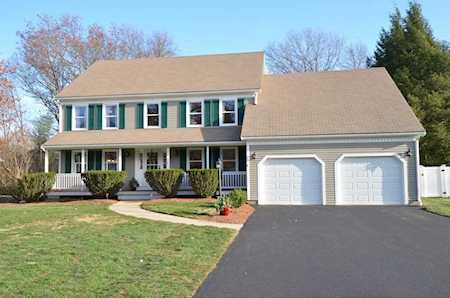 5 Surrey Way Franklin, MA 02038