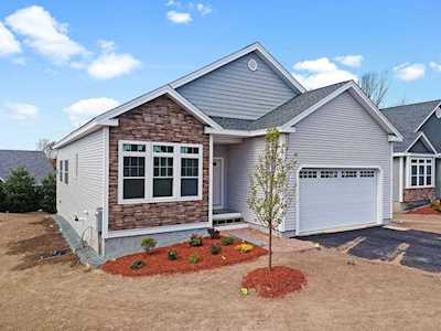 1 Country Club Circle Methuen, MA 01844