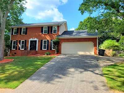 2875 Forest Highlands Dr Marietta, GA 30062