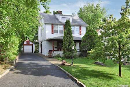 34 Franklin Place Great Neck, NY 11023