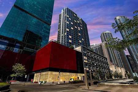 240 E Illinois St #3003 Chicago, IL 60611