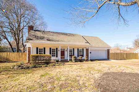 719 Rhetts Way Collierville, TN 38017