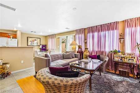 6068 Conroe Las Vegas, NV 89118