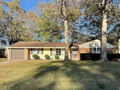 4124 Brookside Ln Virginia Beach, VA 23452