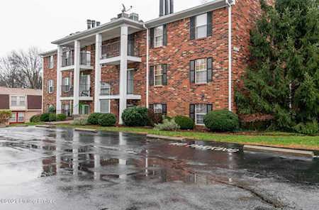 3312 Colonial Manor Cir #6A Louisville, KY 40218