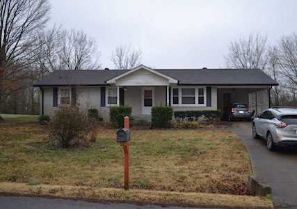 165 Lakeview Cir Tennessee Ridge, TN 37178