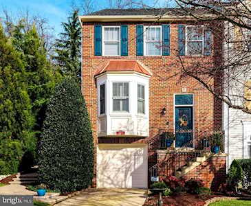 13810 Gullivers Trl Bowie, MD 20720