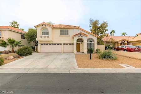 8229 Fawn Brook Ct Las Vegas, NV 89149