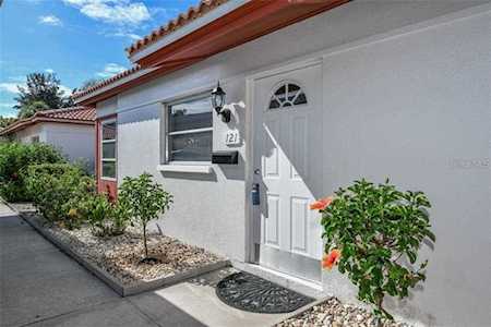 121 Vista Hermosa CIRCLE #46-B Sarasota, FL 34242