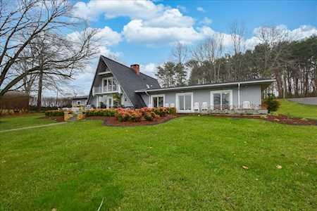 1083 Highland Lake Union Hall, VA 24176