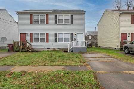 1117 Hull St Chesapeake, VA 23324