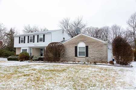 30881 Club House Ln Farmington Hills, MI 48334