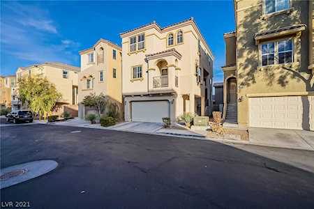 9582 Summer Furnace St Las Vegas, NV 89178