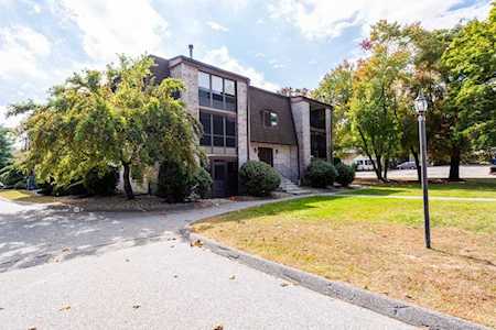 1 Greenbriar Dr #305 North Reading, MA 01864