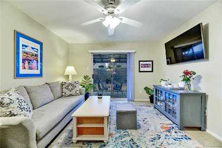 145 Grazing Horse LN Manchaca, TX 78652