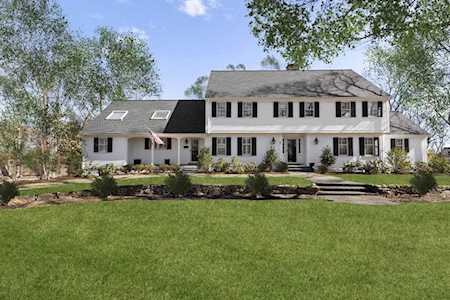 11 Appian Dr Wellesley, MA 02481