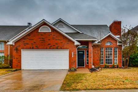 9407 ABBEY Road Irving, TX 75063