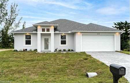 1027 SW 15th Place Cape Coral, FL 33991