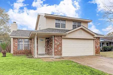 6835 Eagle Ridge Dr Katy, TX 77449