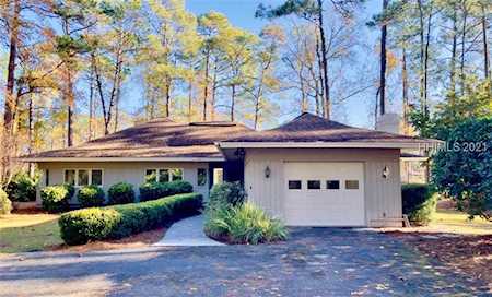 37 Brown Thrasher Rd Hilton Head Island, SC 29926