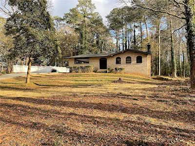 4790 Matterhorn Dr SW Lilburn, GA 30047