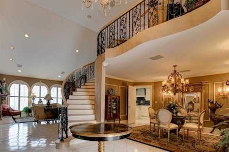1421 Torrey Pines DR Columbia, MO 65203