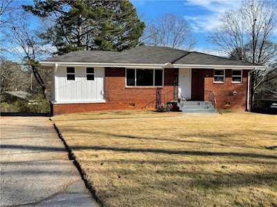 3581 Crestview Dr Smyrna, GA 30082