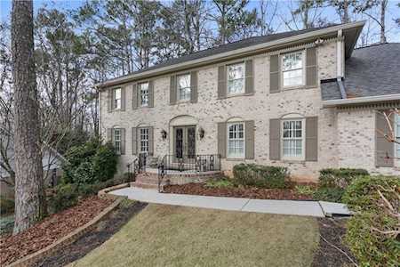 1822 Vancroft Ct Dunwoody, GA 30338