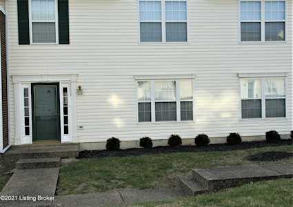 8003 Hunter Green Way Louisville, KY 40291