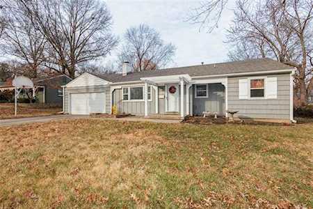 5508 W 70th St Prairie Village, KS 66208