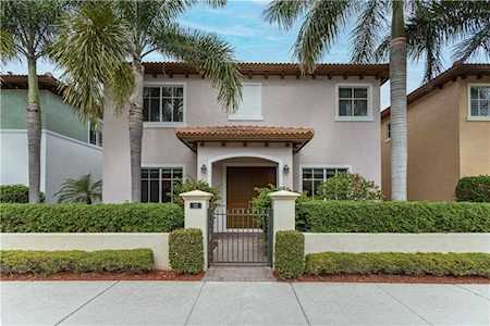 112 NW Gardner St Boca Raton, FL 33432