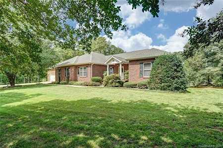 4151 River Oaks Rd Lake Wylie, SC 29710