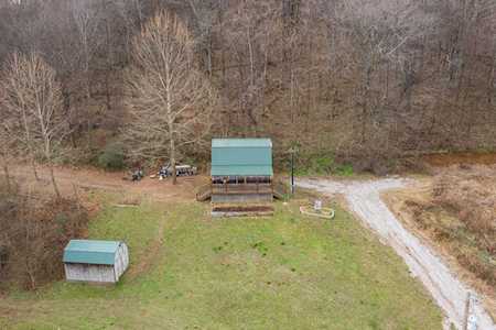 1930 Preacher Holt Rd Mount Pleasant, TN 38474