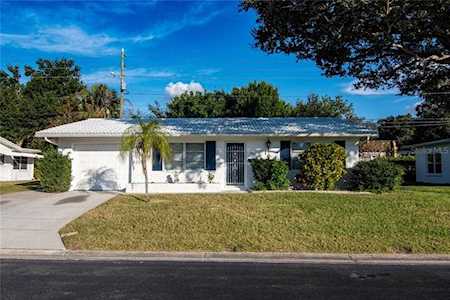 9213 140th WAY Seminole, FL 33776