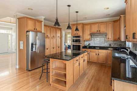 26 Falcon Ridge Dr Hopkinton, MA 01748