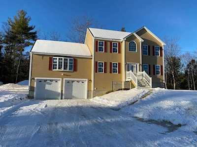 3 Johnny Appleseed Ln Leominster, MA 01453