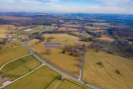 2102 Centerpoint Rd Hendersonville, TN 37075