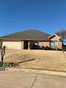 5745 Fairway Circle Haltom City, TX 76117