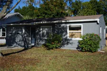 1883 Michigan Ave NE St Petersburg, FL 33703