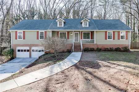 1515 Blackspruce Ct SW Lilburn, GA 30047