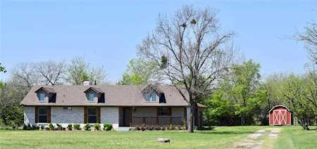8253 N State Highway 34 Oak Ridge, TX 75161